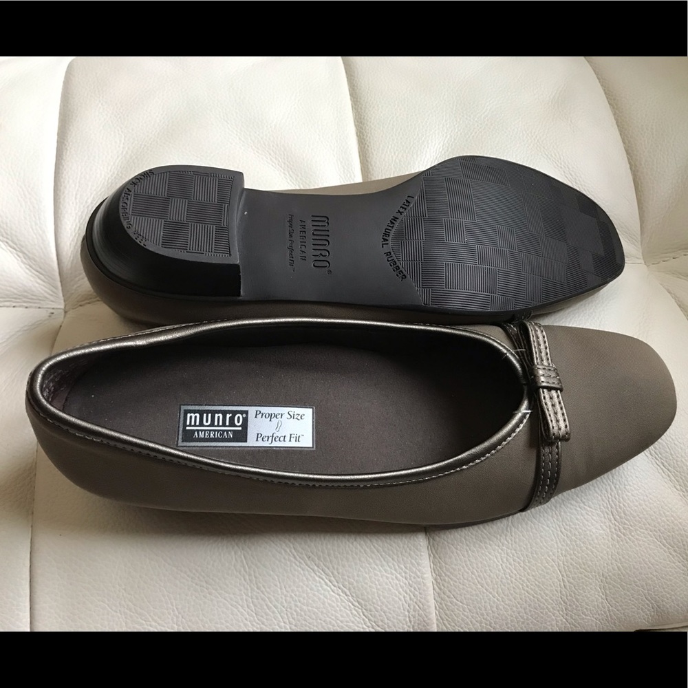 Munro American loafers shoes Size 6 NWOT